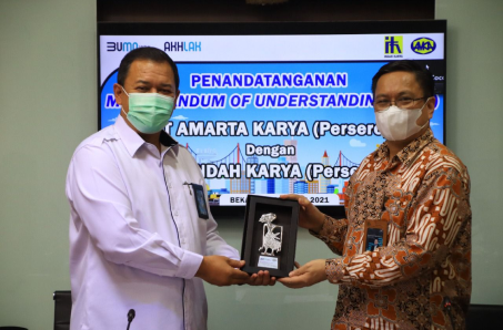 Indah Karya (Persero) and PT Amarta Karya (Persero) regarding the Cooperation of Coco Board Products based on environmentally friendly basic materials.